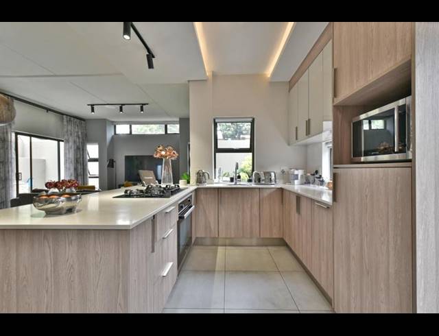 3 BEDROOM HOUSE FOR SALE IN FERNDALE